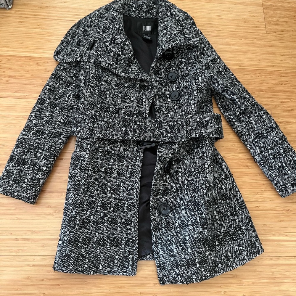 Like new Bedo size small cool winter coat! Orginal price 200$